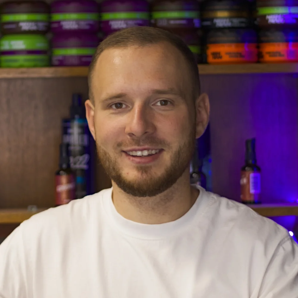Gracjan Piguła, założyciel Piglobarbershop w Koninie